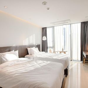 Habitación Estándar con 2 Camas Individuales